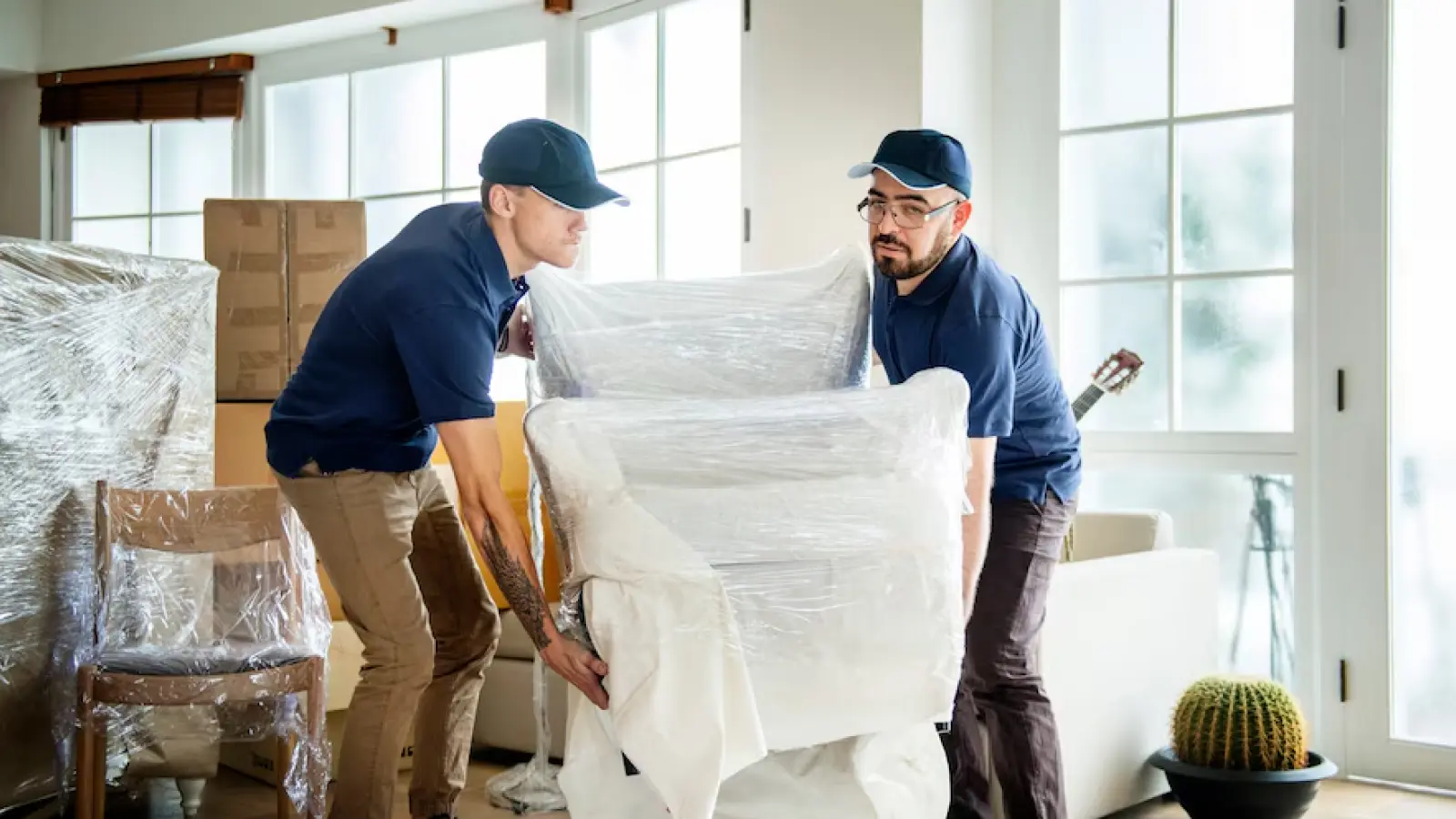 Reasons to Hire Professional Packers & Movers